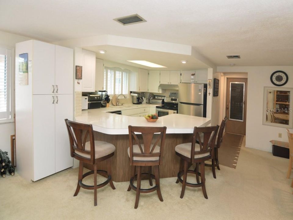 For Sale: $339,000 (2 beds, 2 baths, 1393 Square Feet)