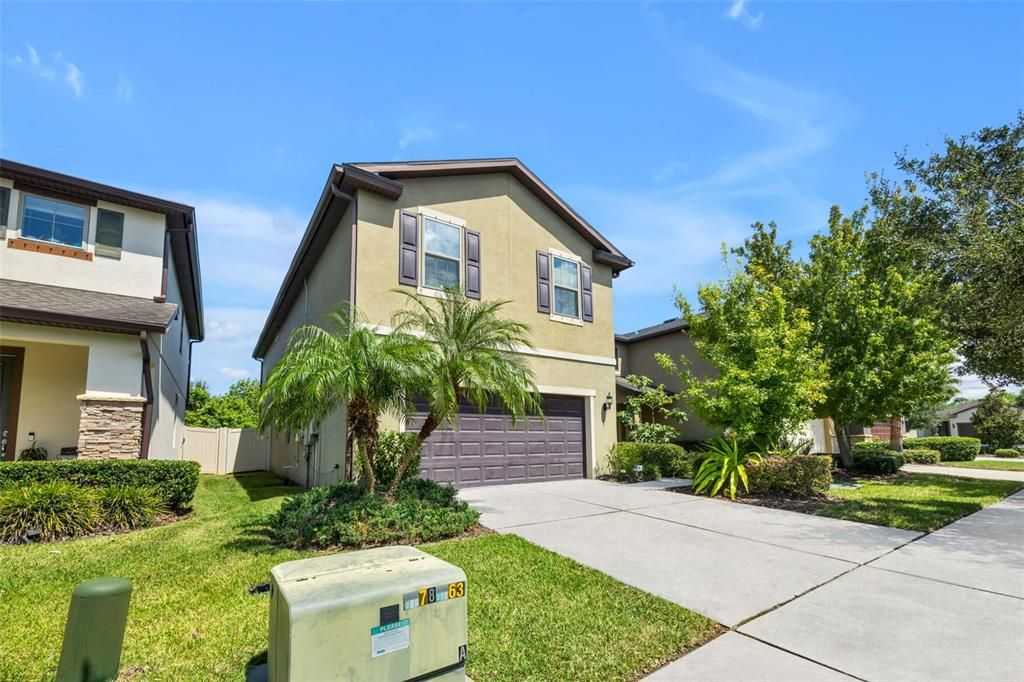 For Sale: $389,900 (4 beds, 2 baths, 2490 Square Feet)