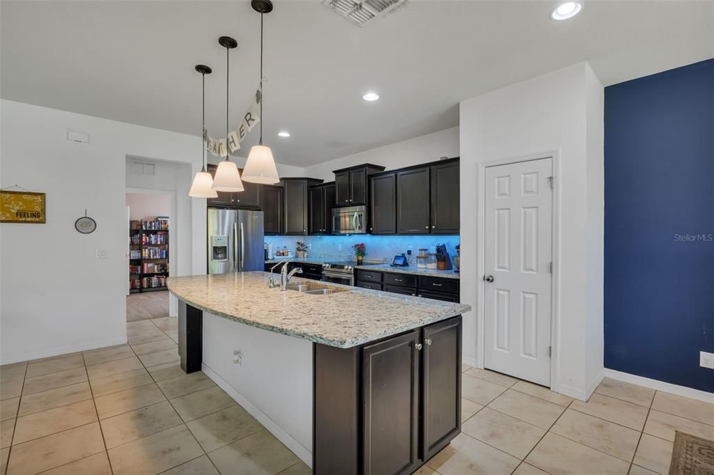 For Sale: $389,900 (4 beds, 2 baths, 2490 Square Feet)