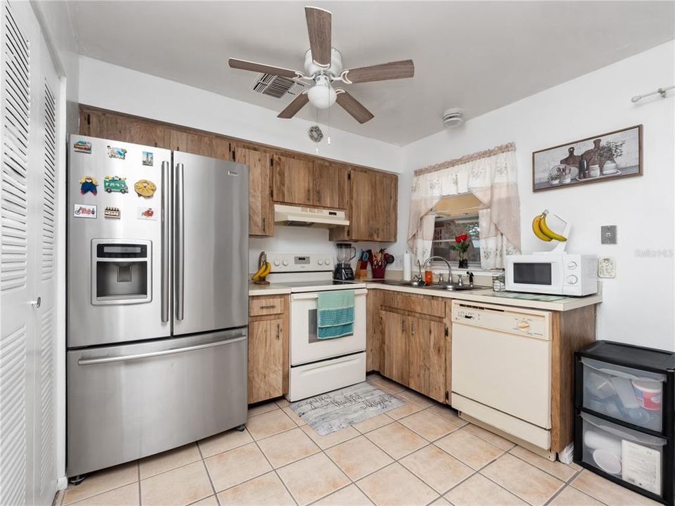 For Sale: $319,000 (3 beds, 2 baths, 1254 Square Feet)