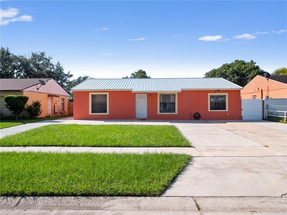 For Sale: $319,000 (3 beds, 2 baths, 1254 Square Feet)