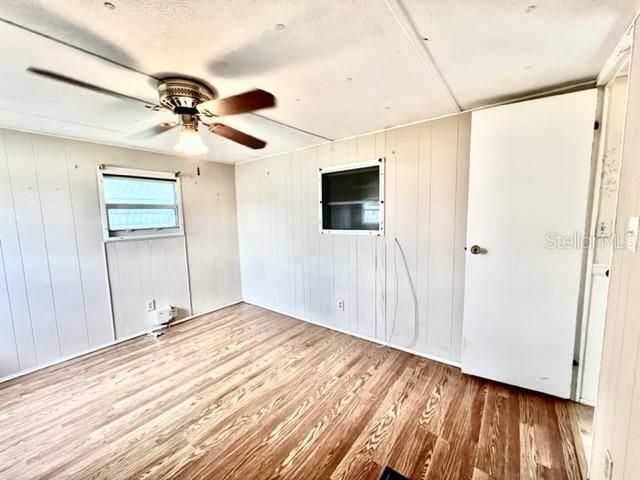 For Sale: $69,500 (1 beds, 1 baths, 552 Square Feet)