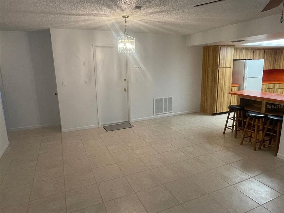 For Rent: $2,295 (3 beds, 2 baths, 1517 Square Feet)