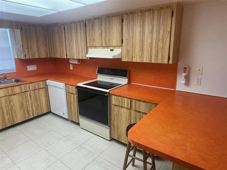 For Rent: $2,295 (3 beds, 2 baths, 1517 Square Feet)