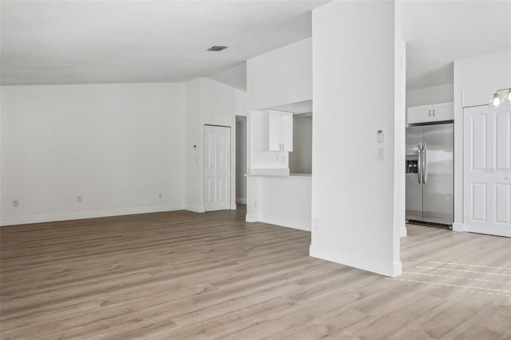 Active With Contract: $364,900 (3 beds, 2 baths, 1682 Square Feet)