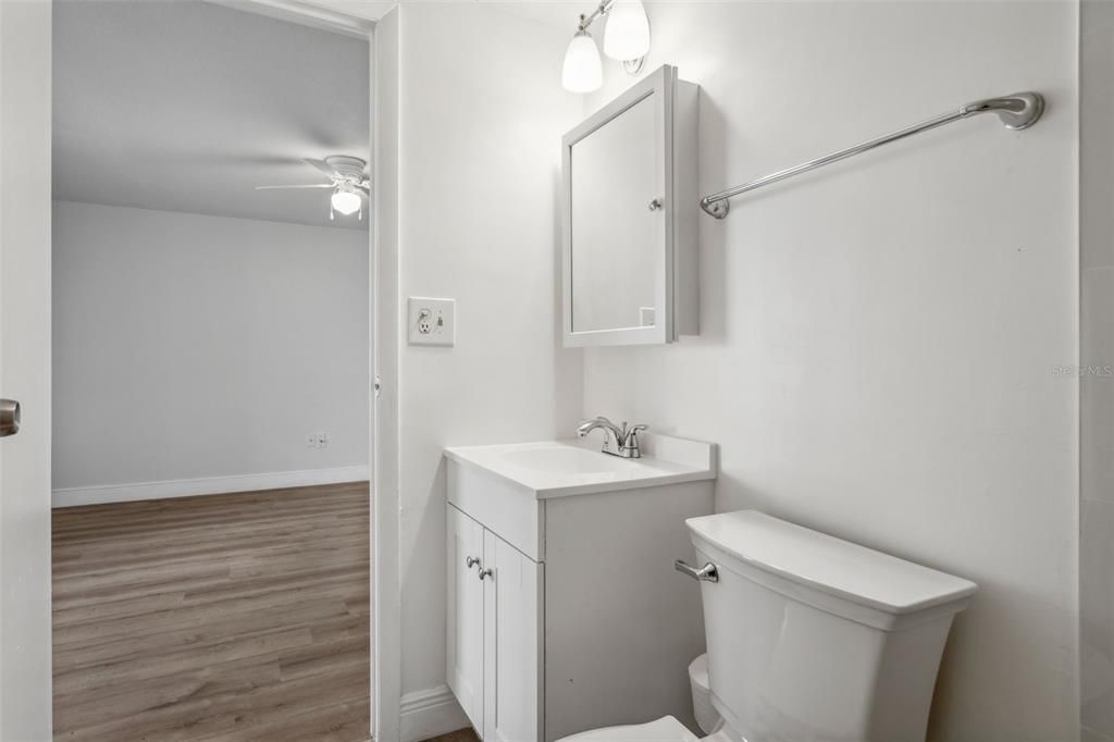 Active With Contract: $364,900 (3 beds, 2 baths, 1682 Square Feet)