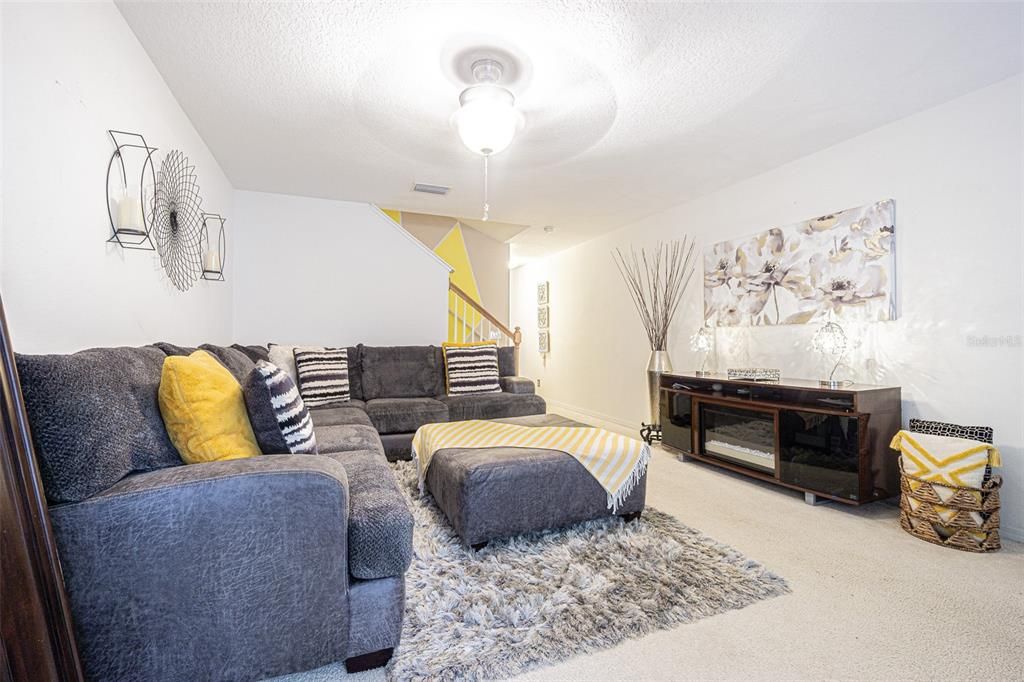 Active With Contract: $245,000 (2 beds, 2 baths, 1560 Square Feet)