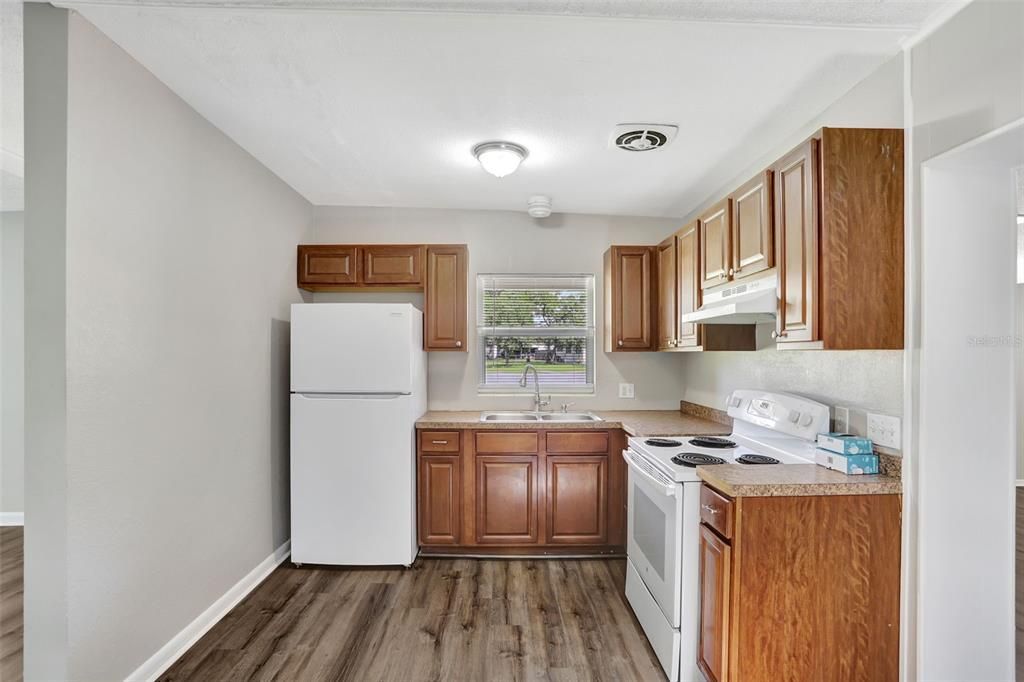 For Sale: $335,000 (3 beds, 1 baths, 1527 Square Feet)