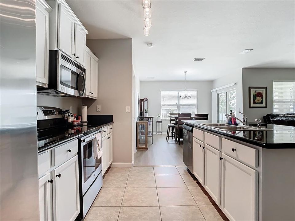 For Sale: $418,000 (3 beds, 2 baths, 1676 Square Feet)