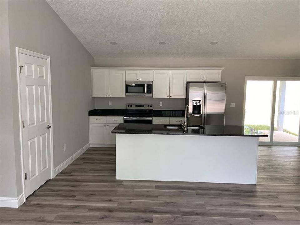 For Sale: $264,900 (3 beds, 2 baths, 1438 Square Feet)