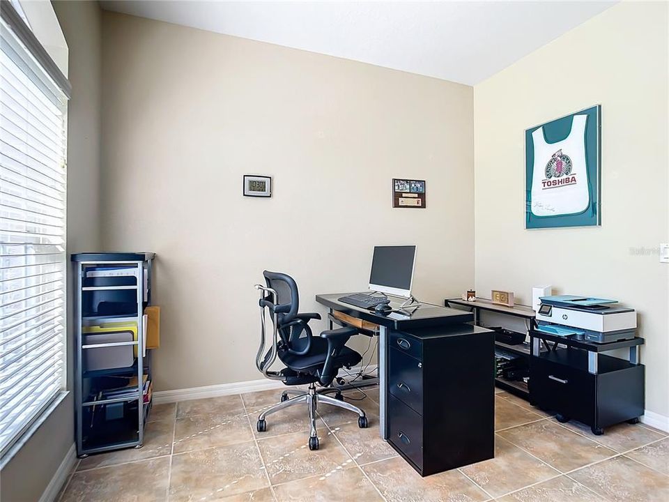 For Sale: $400,000 (3 beds, 2 baths, 1812 Square Feet)