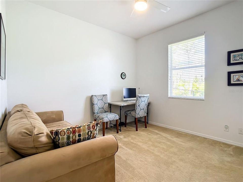 For Sale: $400,000 (3 beds, 2 baths, 1812 Square Feet)