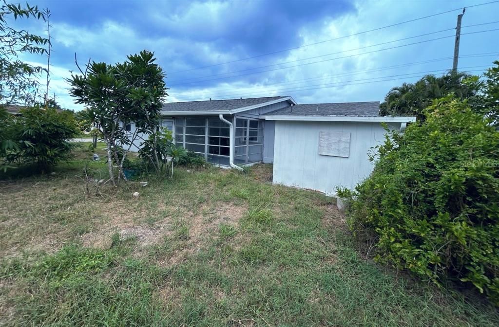 For Sale: $299,000 (3 beds, 2 baths, 1368 Square Feet)