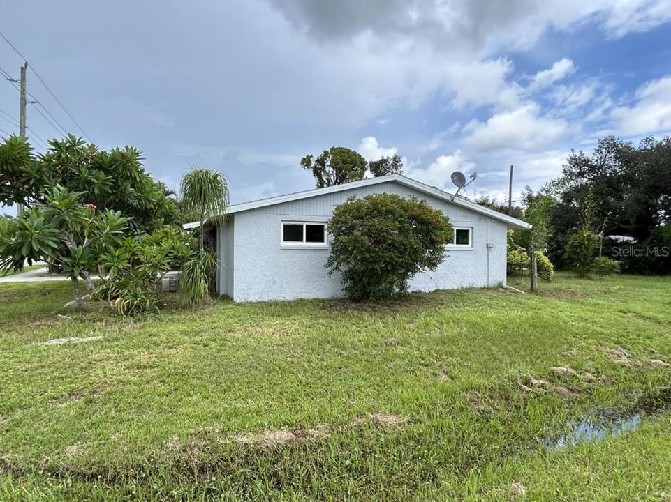 For Sale: $299,000 (3 beds, 2 baths, 1368 Square Feet)