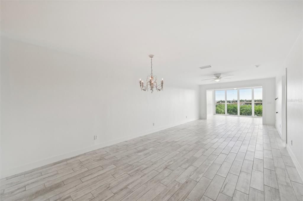 For Sale: $1,349,900 (2 beds, 2 baths, 1484 Square Feet)