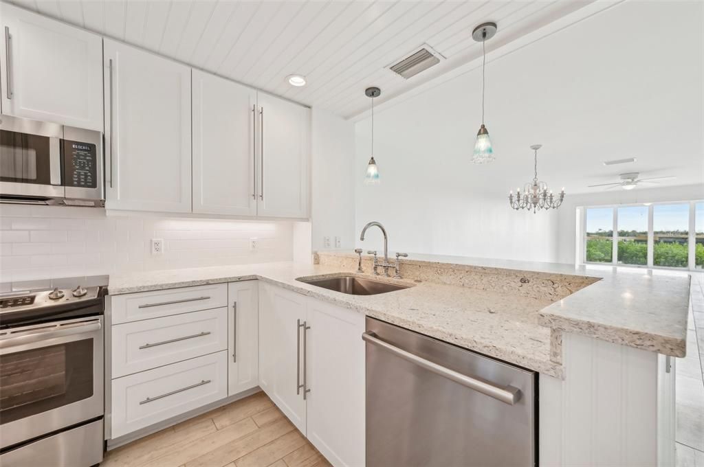 For Sale: $1,349,900 (2 beds, 2 baths, 1484 Square Feet)