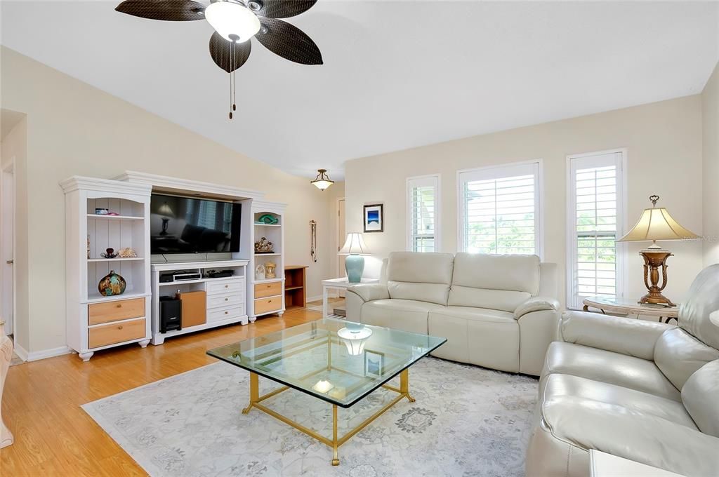 For Sale: $460,000 (3 beds, 2 baths, 1500 Square Feet)