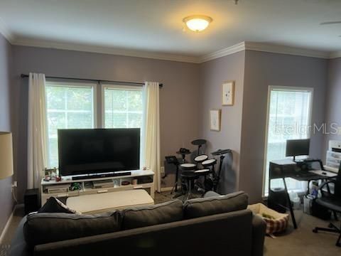 For Rent: $1,850 (1 beds, 1 baths, 830 Square Feet)