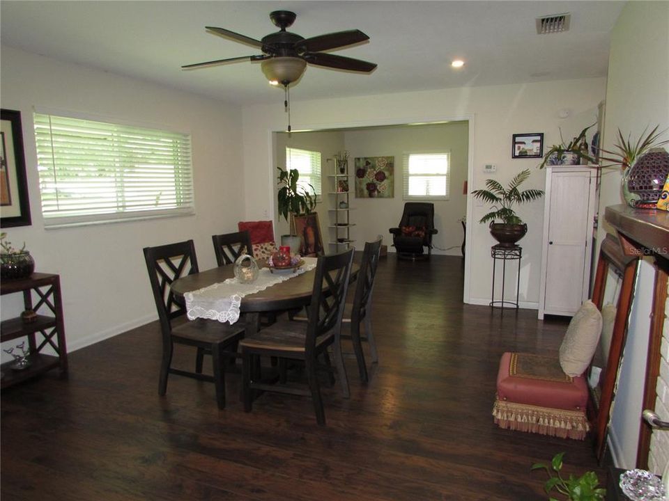 For Sale: $244,900 (3 beds, 1 baths, 1104 Square Feet)