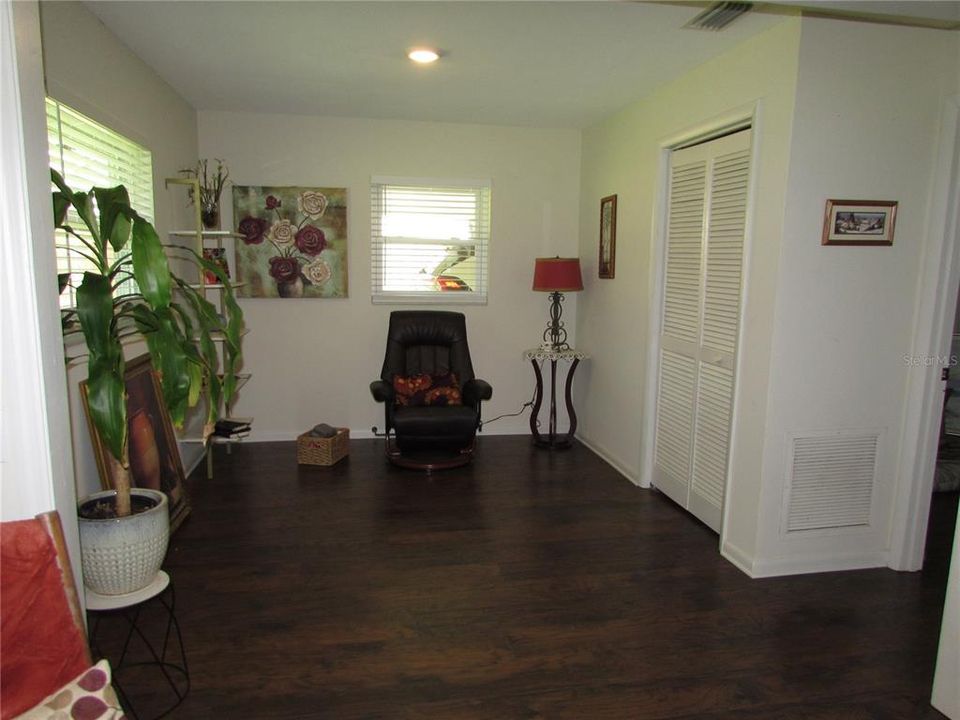 For Sale: $244,900 (3 beds, 1 baths, 1104 Square Feet)