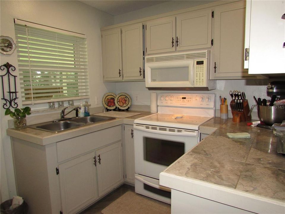 For Sale: $244,900 (3 beds, 1 baths, 1104 Square Feet)