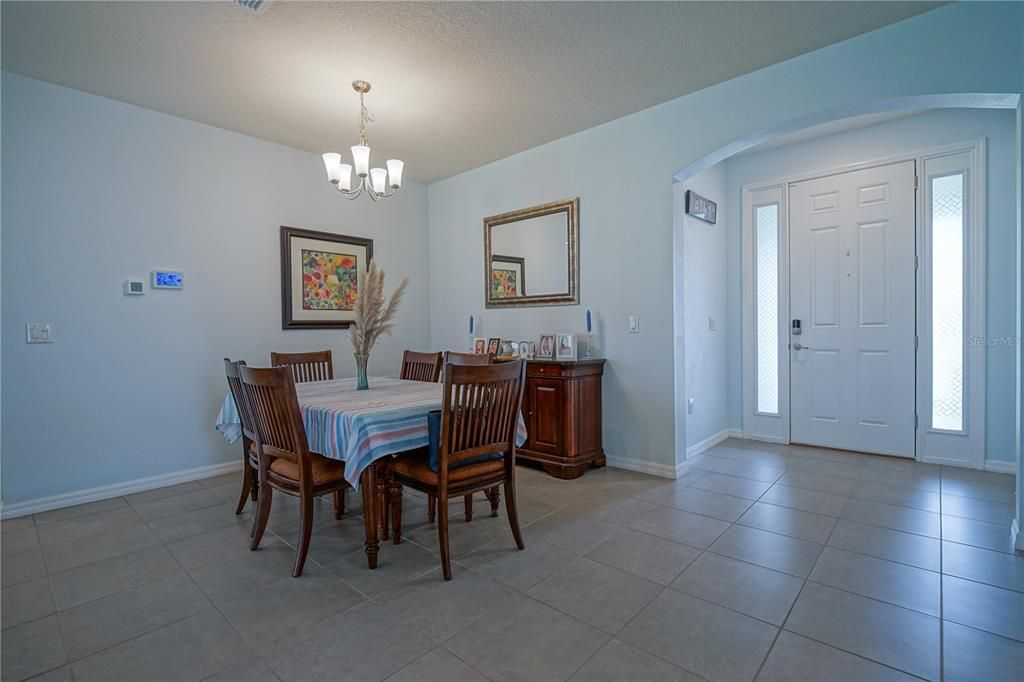 For Sale: $316,499 (2 beds, 2 baths, 1857 Square Feet)