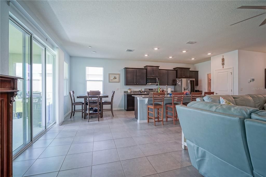 For Sale: $316,499 (2 beds, 2 baths, 1857 Square Feet)