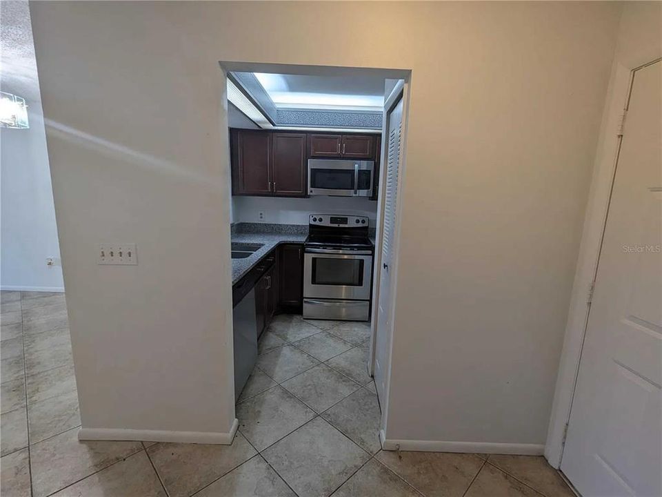 For Sale: $235,000 (2 beds, 2 baths, 1000 Square Feet)