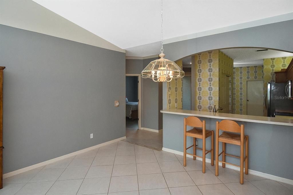 Dining area, breakfast bar