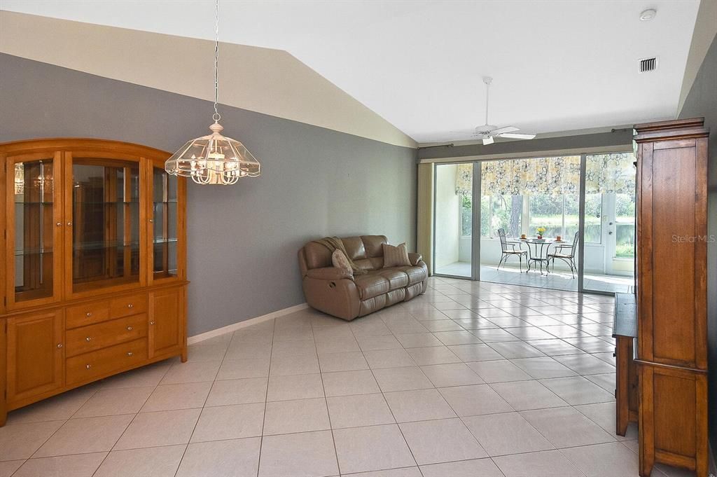 Dining area, living room