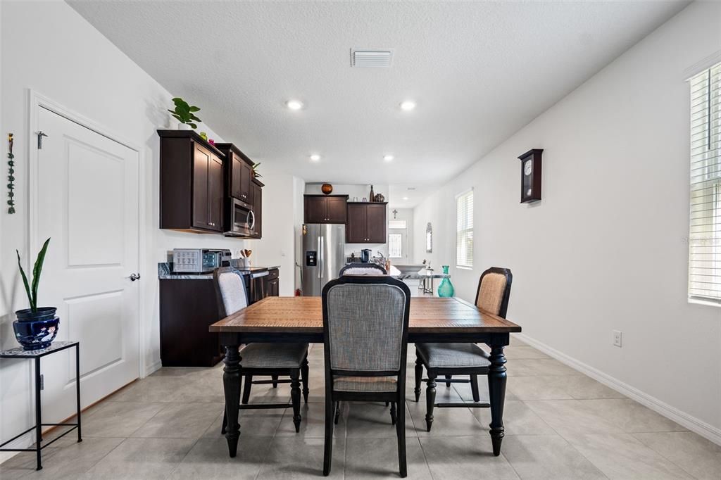 For Sale: $339,000 (3 beds, 2 baths, 1384 Square Feet)