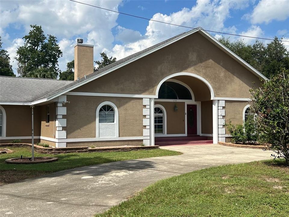 For Sale: $375,000 (3 beds, 3 baths, 1954 Square Feet)