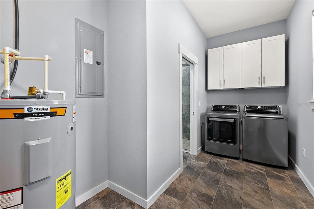 For Sale: $395,000 (3 beds, 2 baths, 1801 Square Feet)