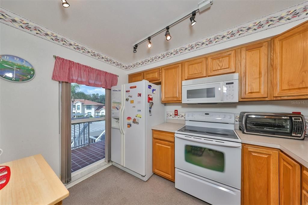 For Sale: $160,000 (2 beds, 2 baths, 1073 Square Feet)