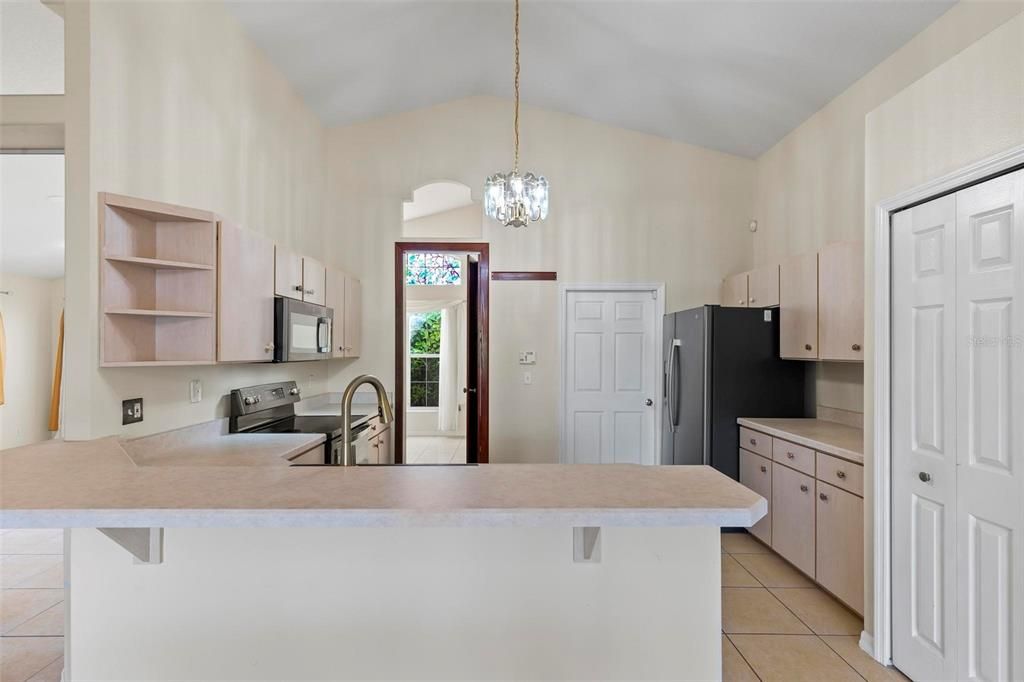 For Sale: $324,900 (3 beds, 2 baths, 1361 Square Feet)