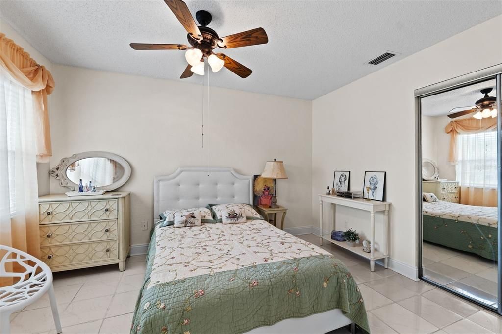 For Sale: $360,000 (2 beds, 2 baths, 1269 Square Feet)