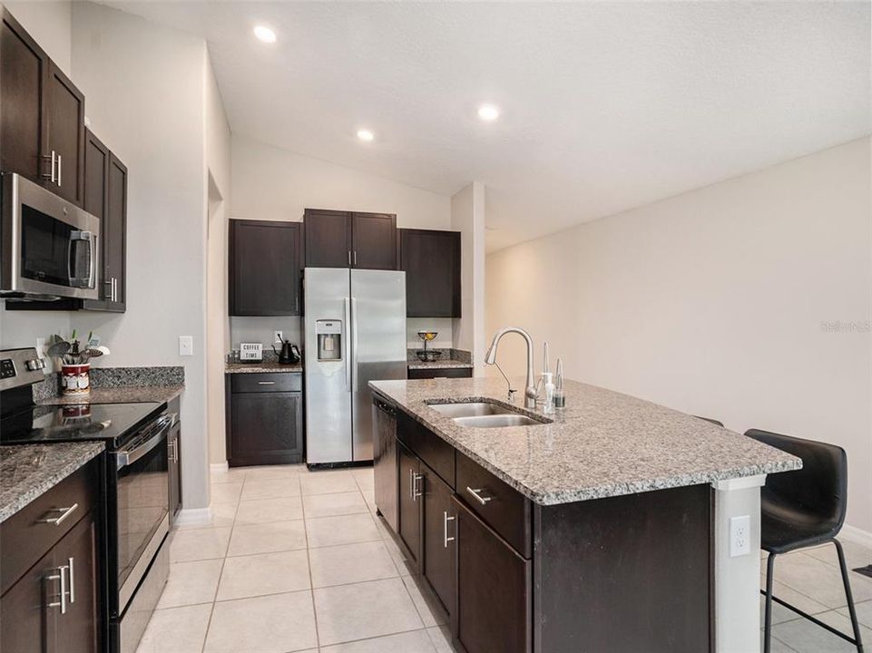 For Sale: $335,000 (3 beds, 2 baths, 1451 Square Feet)