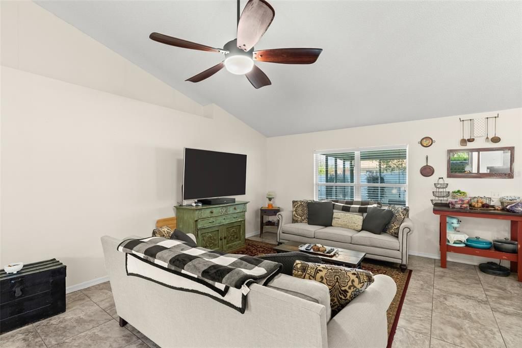 For Sale: $340,000 (3 beds, 2 baths, 1810 Square Feet)