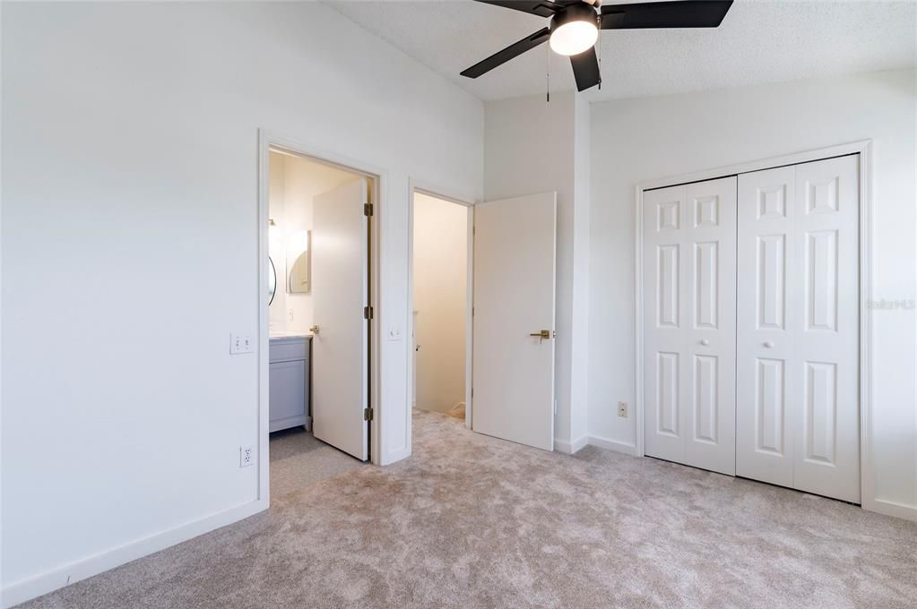 For Sale: $298,000 (2 beds, 2 baths, 1110 Square Feet)