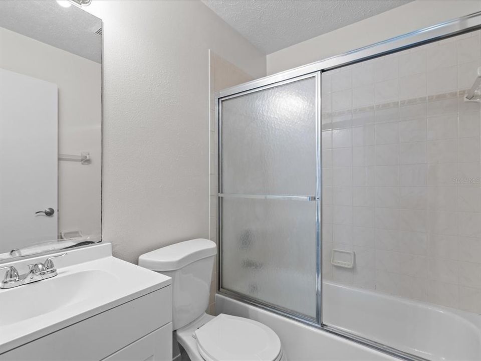 For Rent: $1,350 (2 beds, 1 baths, 816 Square Feet)