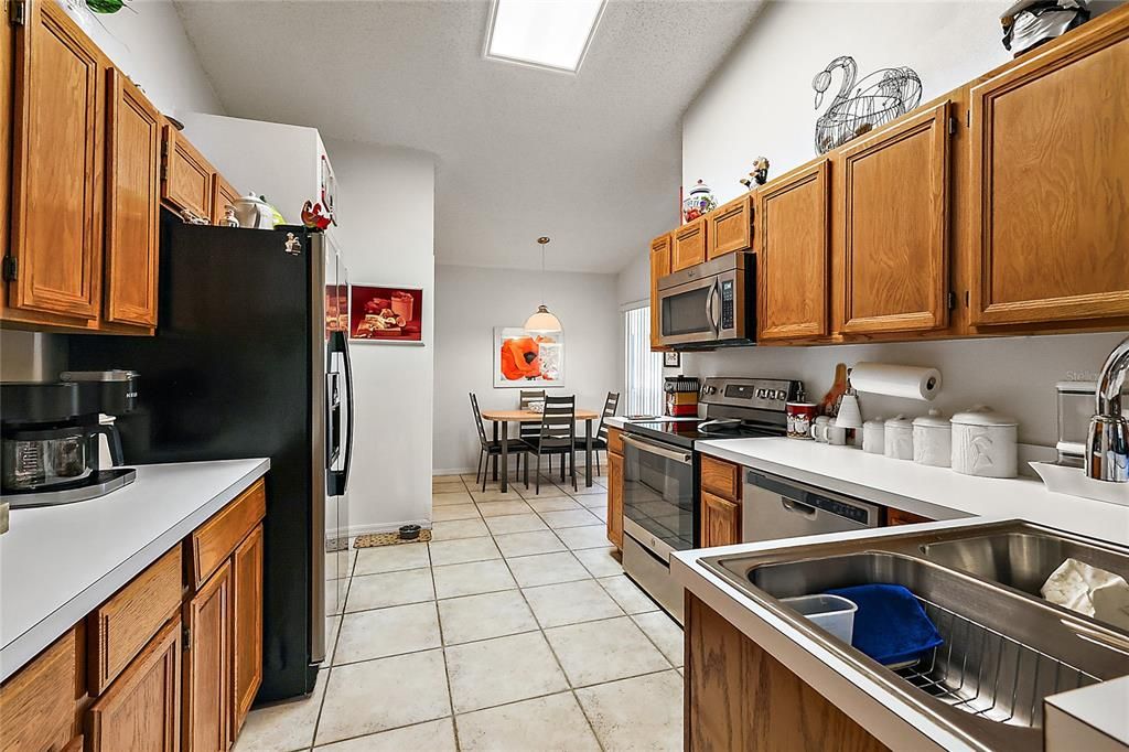 Kitchen/Dinette Eating area