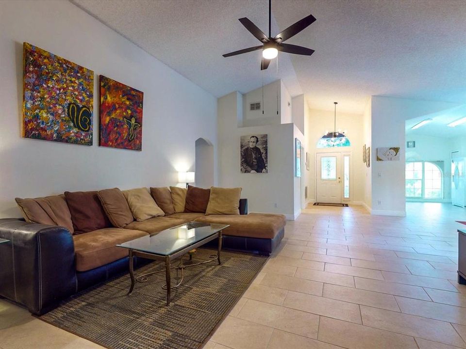 For Sale: $349,000 (3 beds, 2 baths, 1552 Square Feet)