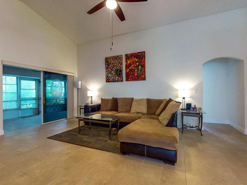 For Sale: $349,000 (3 beds, 2 baths, 1552 Square Feet)