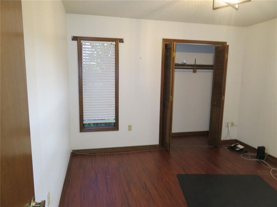 For Sale: $325,000 (3 beds, 2 baths, 1596 Square Feet)