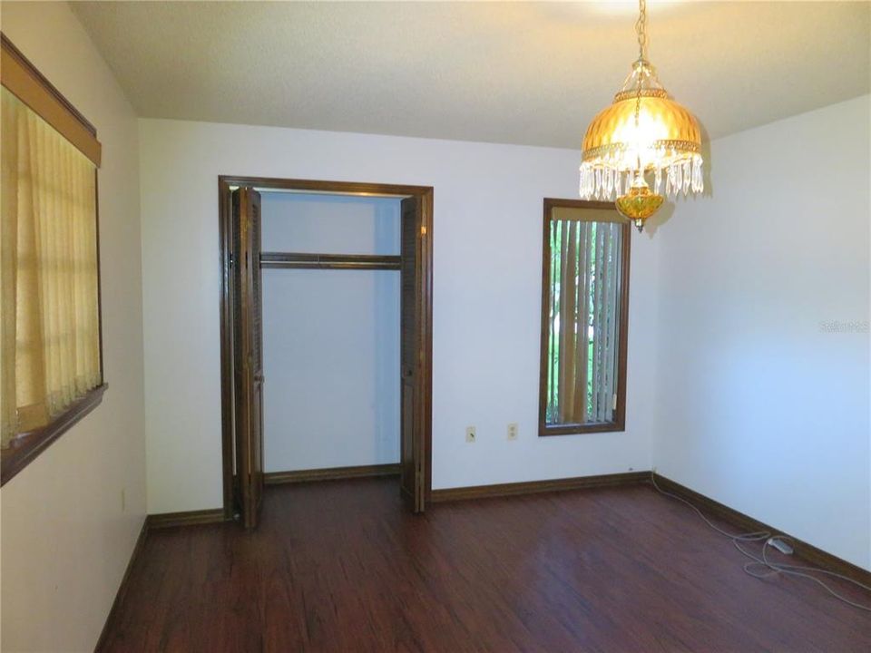 For Sale: $325,000 (3 beds, 2 baths, 1596 Square Feet)