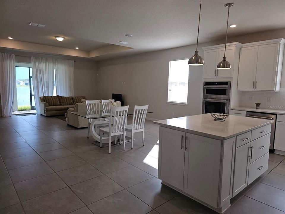 For Rent: $2,900 (3 beds, 2 baths, 2921 Square Feet)