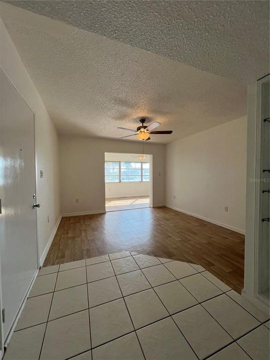 For Sale: $139,000 (1 beds, 1 baths, 728 Square Feet)