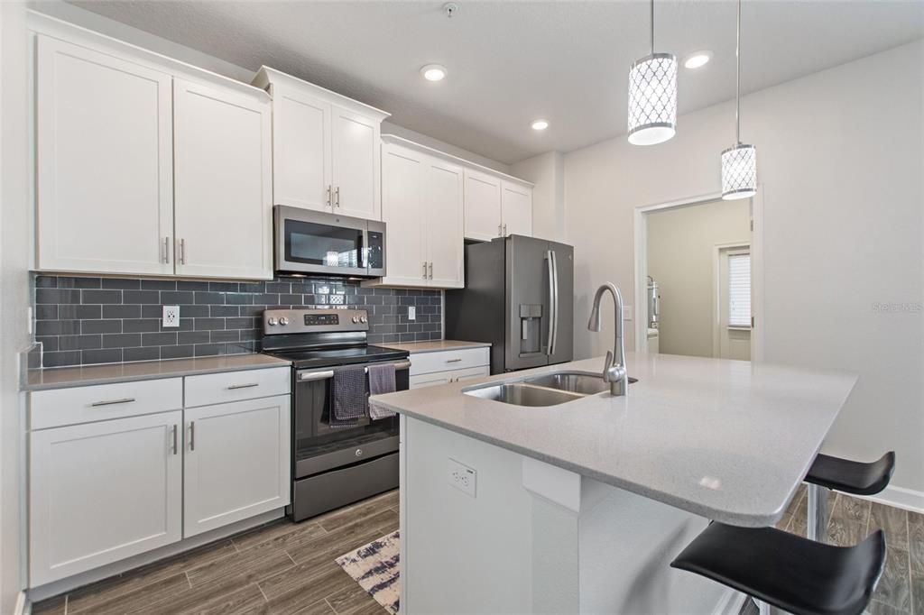 Active With Contract: $449,000 (3 beds, 2 baths, 1717 Square Feet)