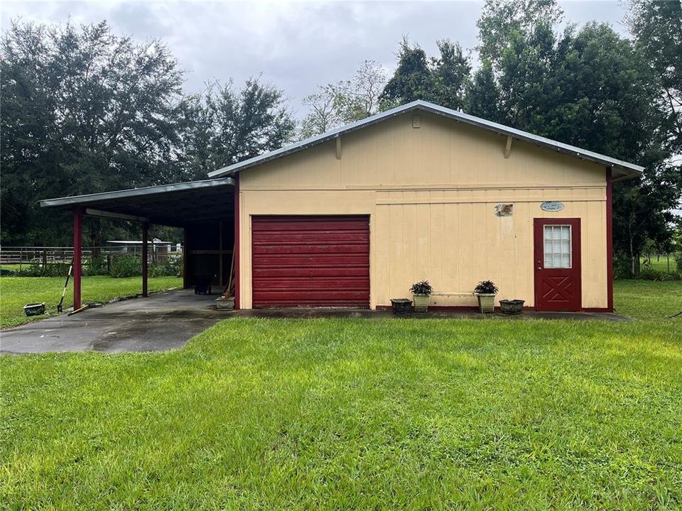 Garage, workshop, car port extra building