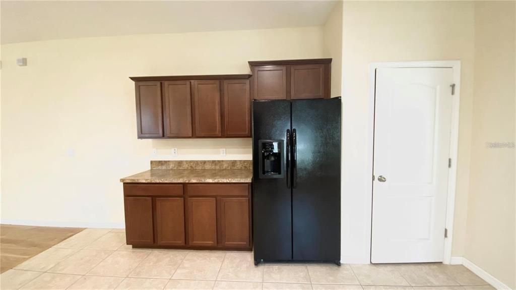 For Rent: $2,650 (3 beds, 2 baths, 1704 Square Feet)